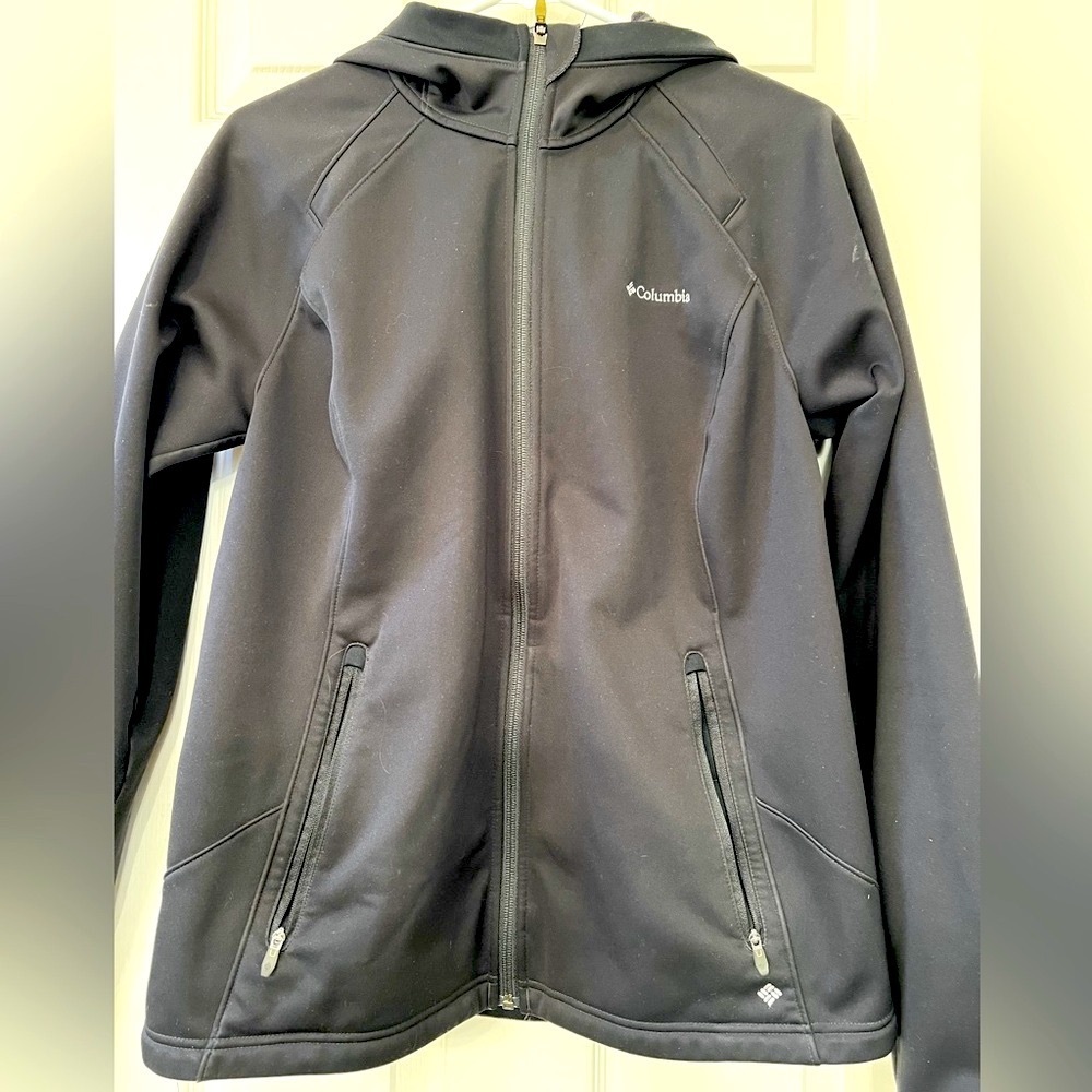Columbia Black Ski Jacket with Hood and Full Zip